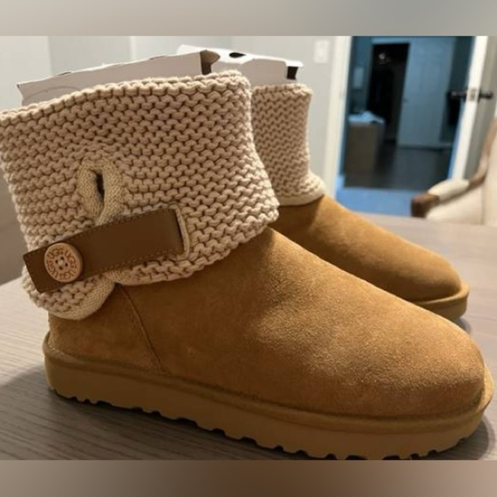 Shaina Knit Cuff Booties size 10 new without box
